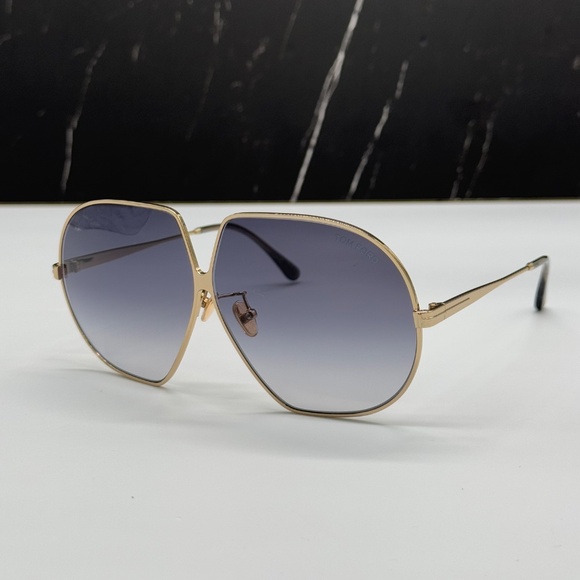 NEW TOM FORD TF785 28B WOMEN OVERSIZED SUNGLASSES TOM FORD TARA FT0785/S 28B - Picture 3 of 12